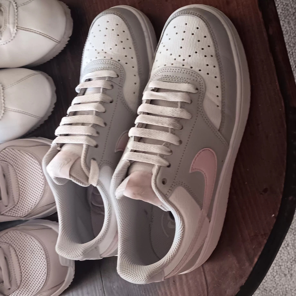 Grayish W/ PINKLow Top NIKE